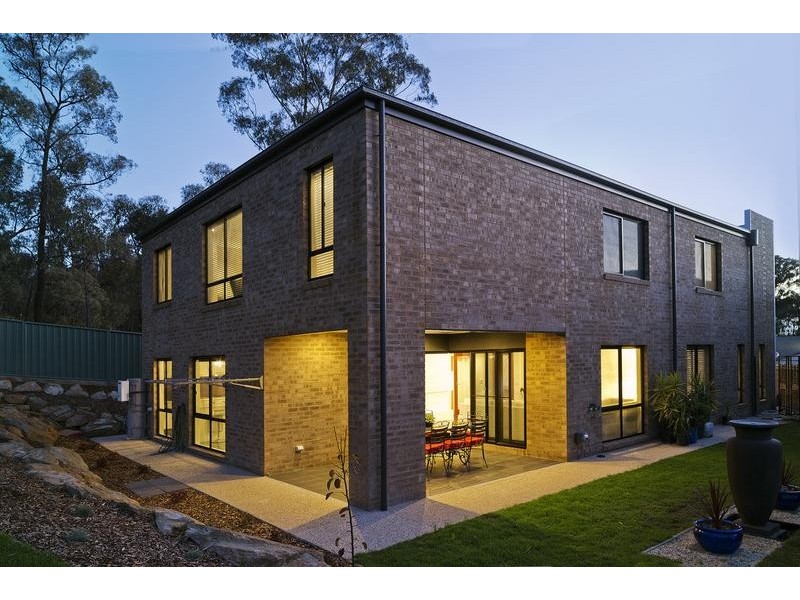 8 Federation Terrace, Kennington VIC 3550