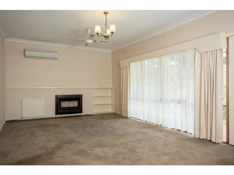 10 Pleasant Vale Crescent, Flora Hill VIC 3550