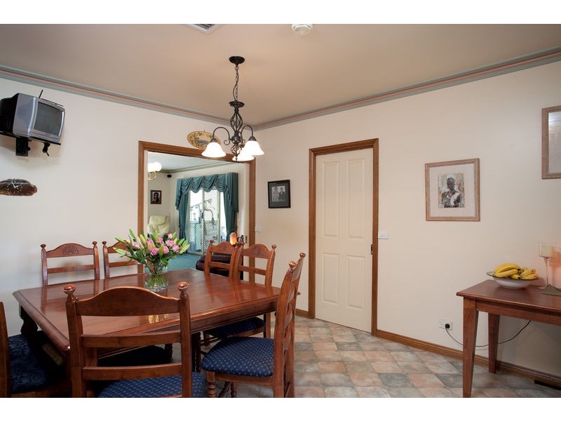 11 Evans Street, California Gully VIC 3556