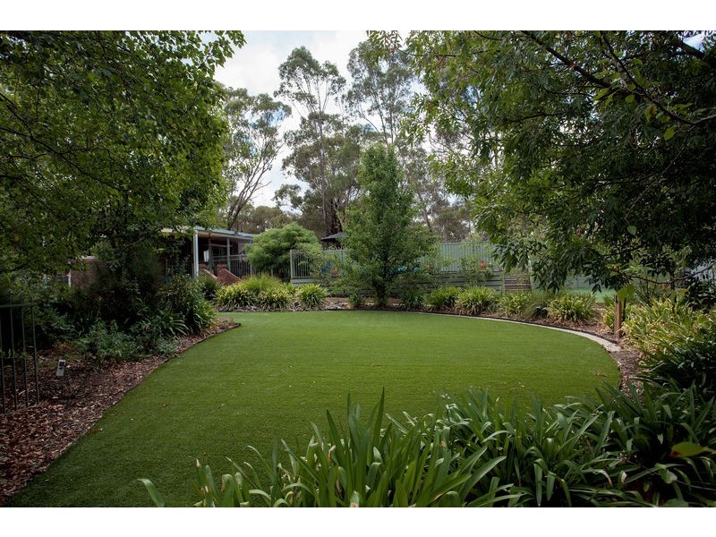 11 Evans Street, California Gully VIC 3556