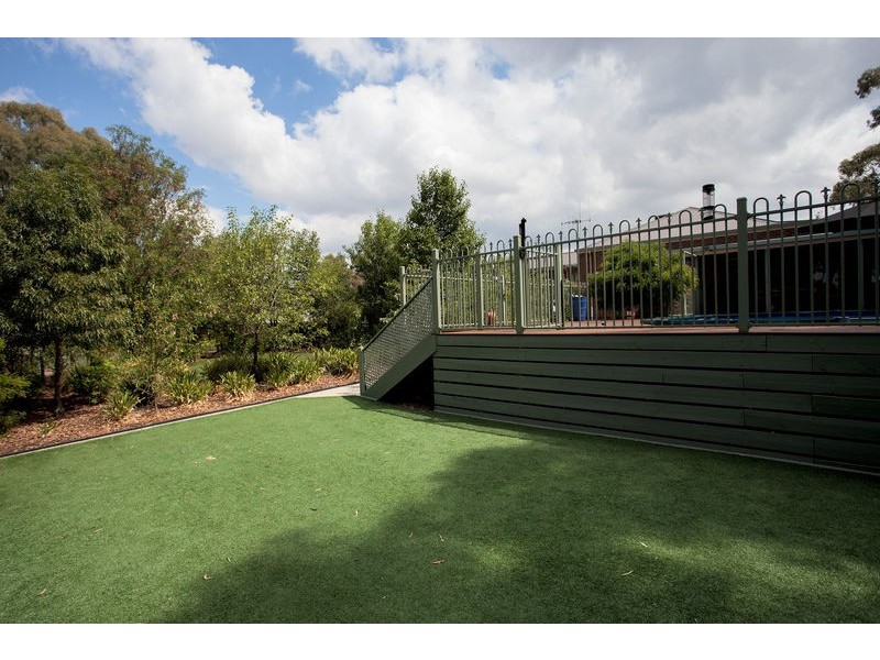 11 Evans Street, California Gully VIC 3556