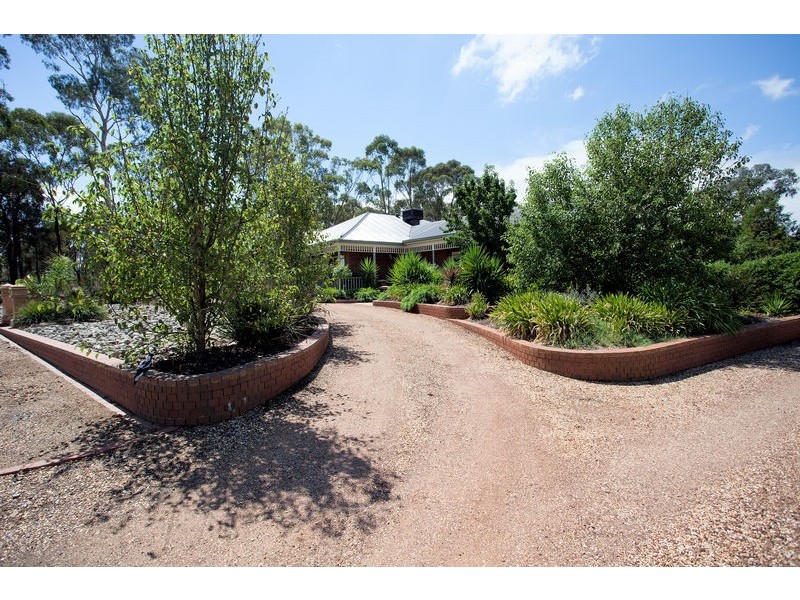 11 Evans Street, California Gully VIC 3556