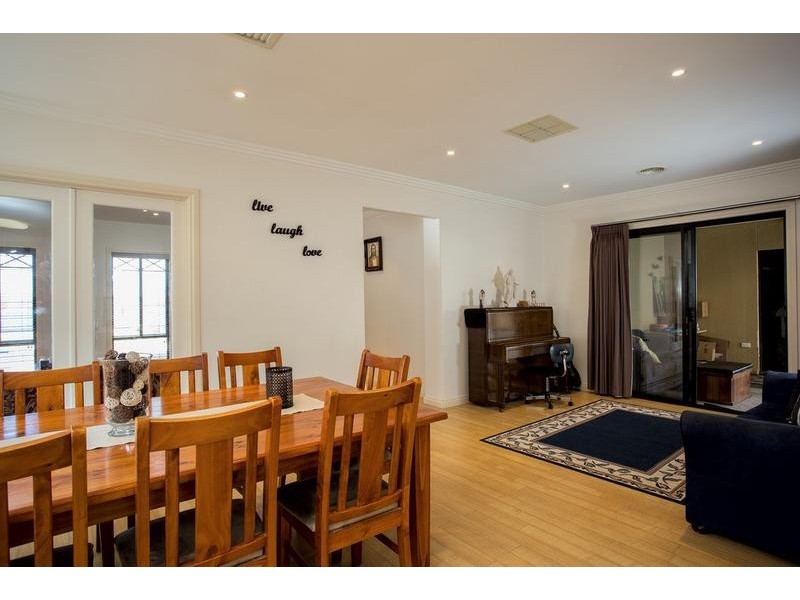 9 Grange Terrace, Golden Square VIC 3555