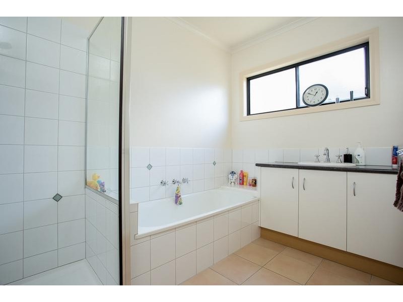 9 Grange Terrace, Golden Square VIC 3555