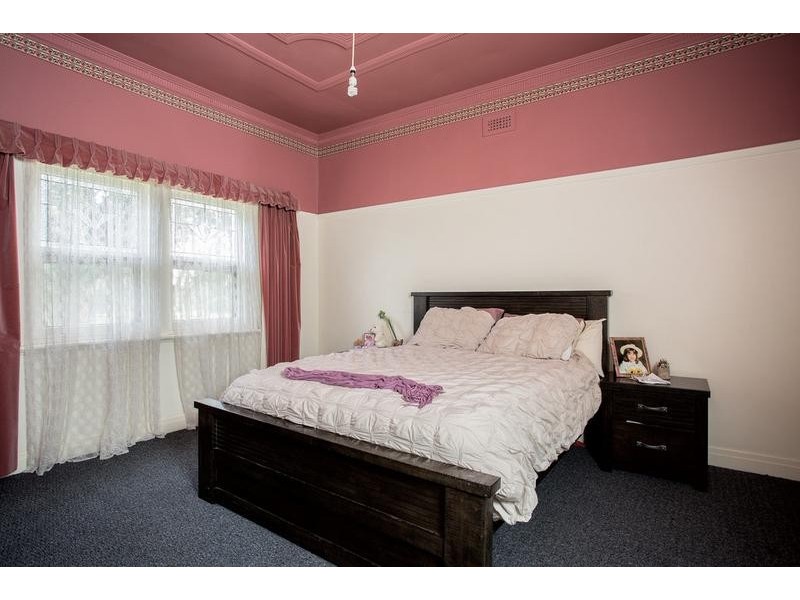 74 & 74A Napolean Crescent, White Hills VIC 3550