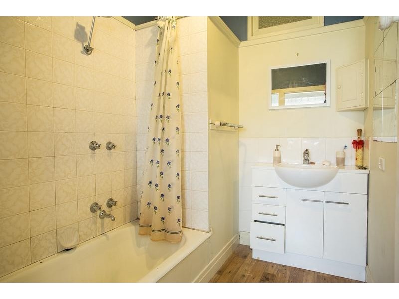 74 & 74A Napolean Crescent, White Hills VIC 3550