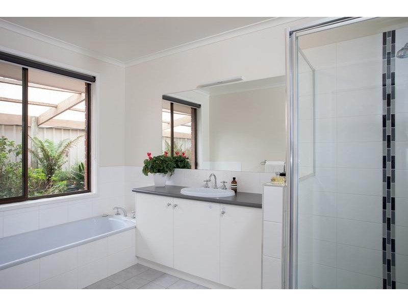 15 Paperbark Court, Strathdale VIC 3550