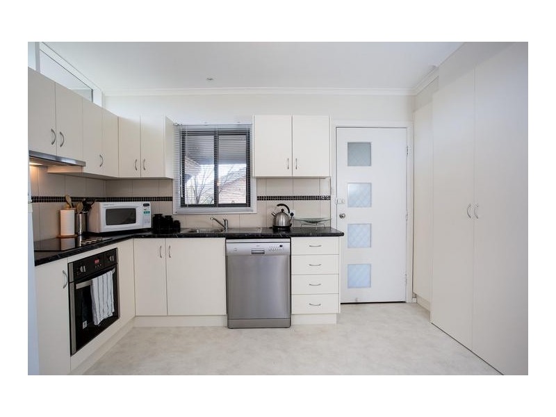 7 Clarence Avenue, Kennington VIC 3550