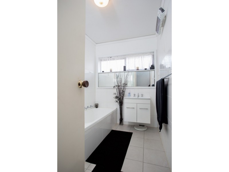 309 High Street, Kangaroo Flat VIC 3555