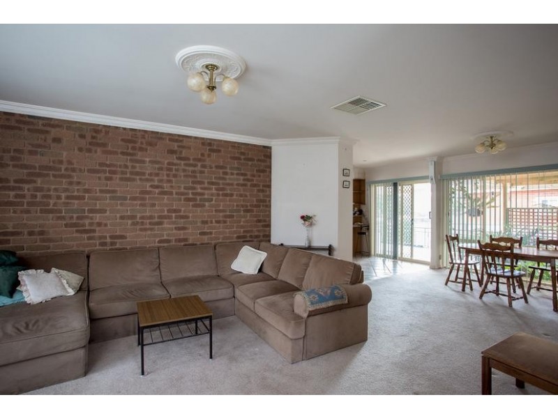 18 Collins Street, Kangaroo Flat VIC 3555