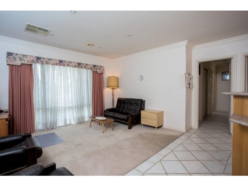 18 Collins Street, Kangaroo Flat VIC 3555