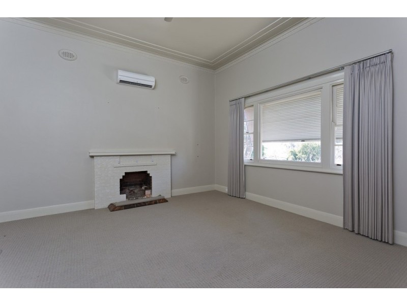 2 Carpenter Street, Quarry Hill VIC 3550