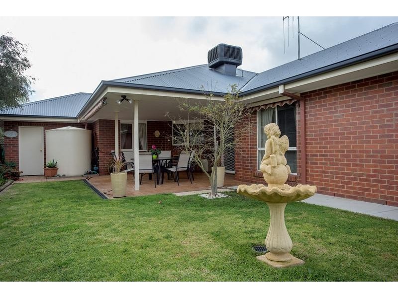 1 Julian Way, California Gully VIC 3556