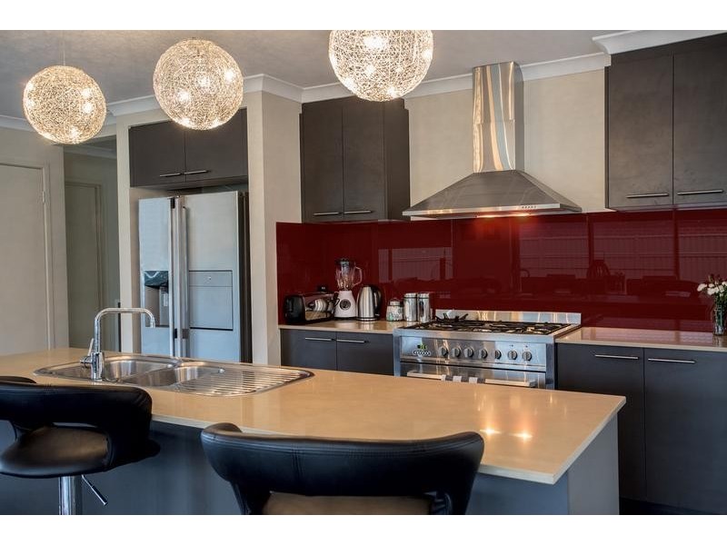 11 Roxburgh Crescent, Junortoun VIC 3551