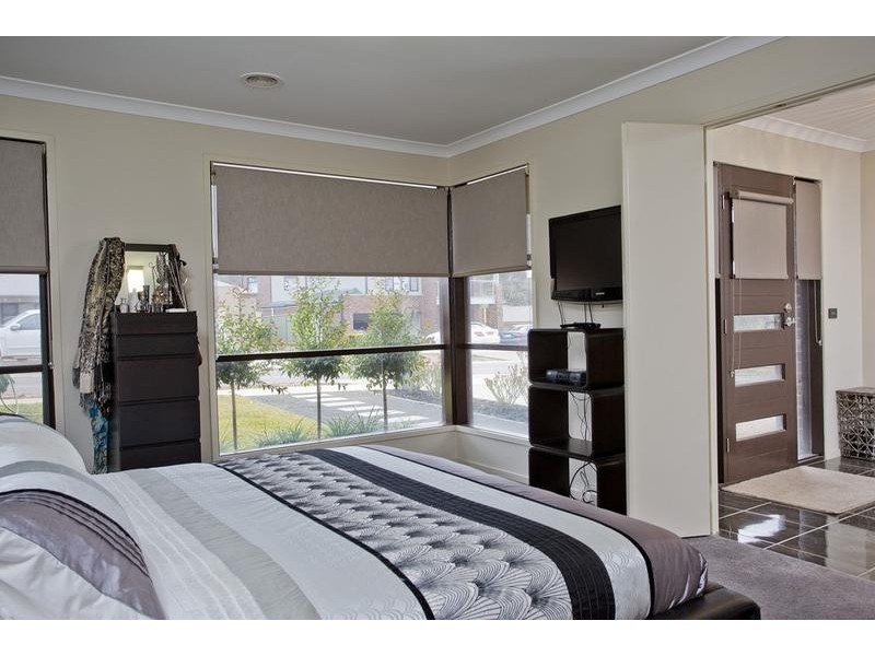 11 Roxburgh Crescent, Junortoun VIC 3551