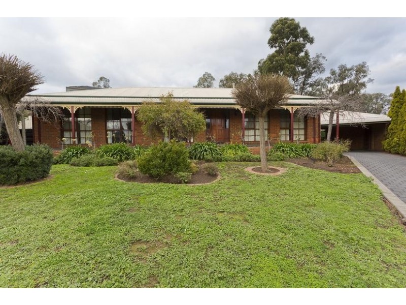 3 Kooyong Close, Kennington VIC 3550