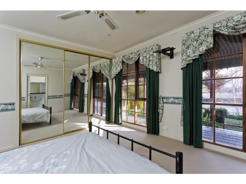 3 Kooyong Close, Kennington VIC 3550