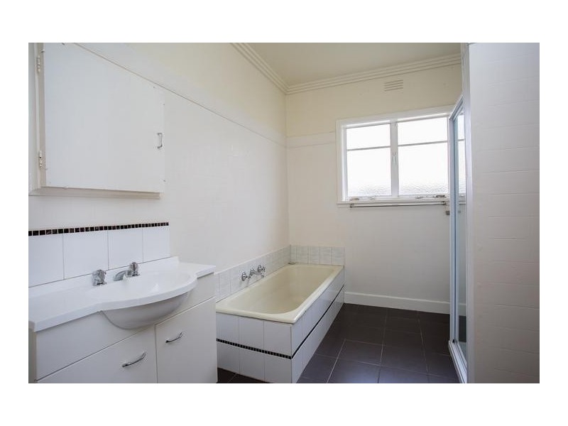 3 Ewing Avenue, Flora Hill VIC 3550