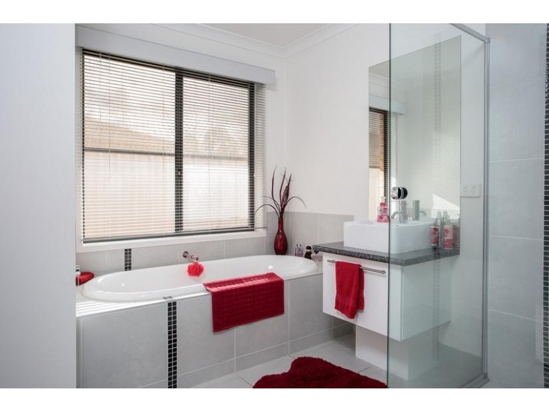 5 Nirimba Court, Epsom VIC 3551