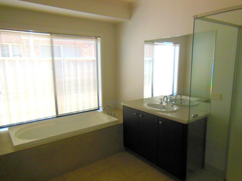 1 Dowker Street, Epsom VIC 3551