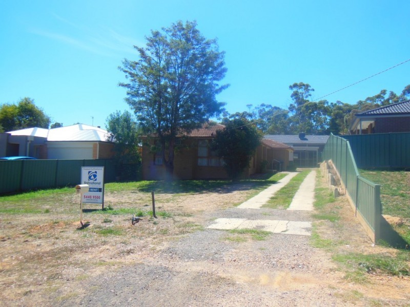 19 Muir Street, Kangaroo Flat VIC 3555