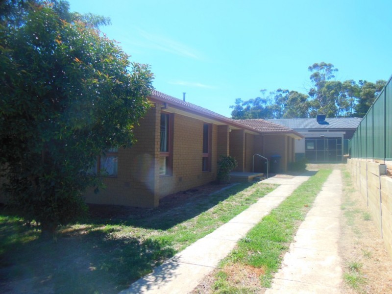 19 Muir Street, Kangaroo Flat VIC 3555