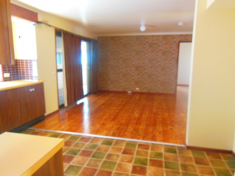 19 Muir Street, Kangaroo Flat VIC 3555
