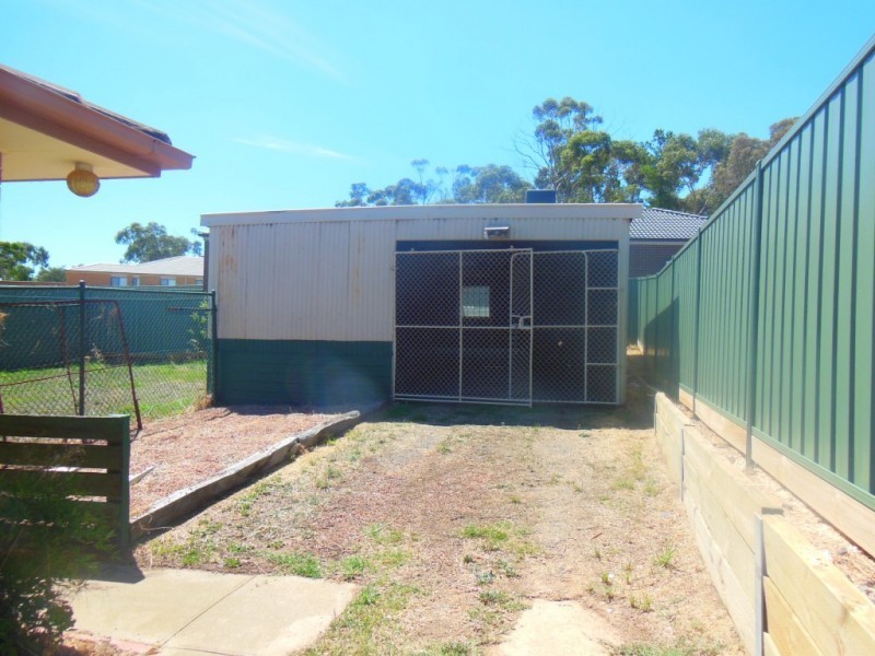 19 Muir Street, Kangaroo Flat VIC 3555