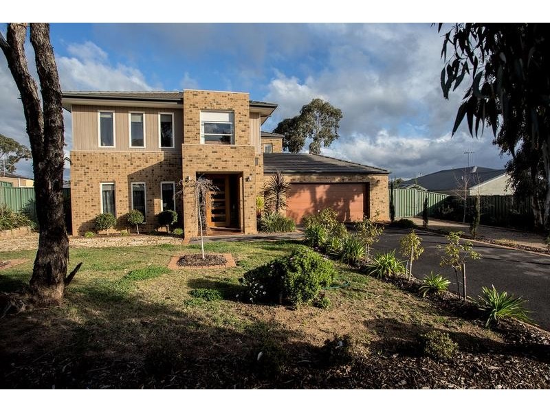 12 Arlington Court, Maiden Gully VIC 3551