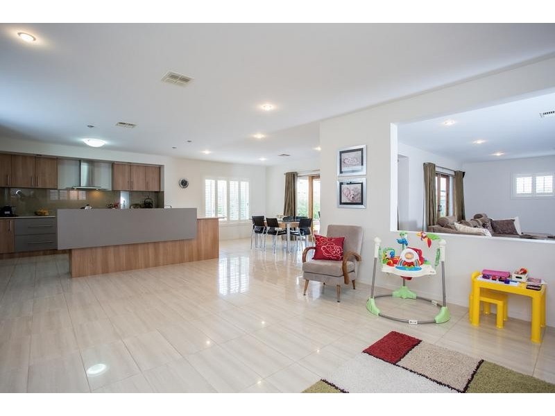 12 Arlington Court, Maiden Gully VIC 3551