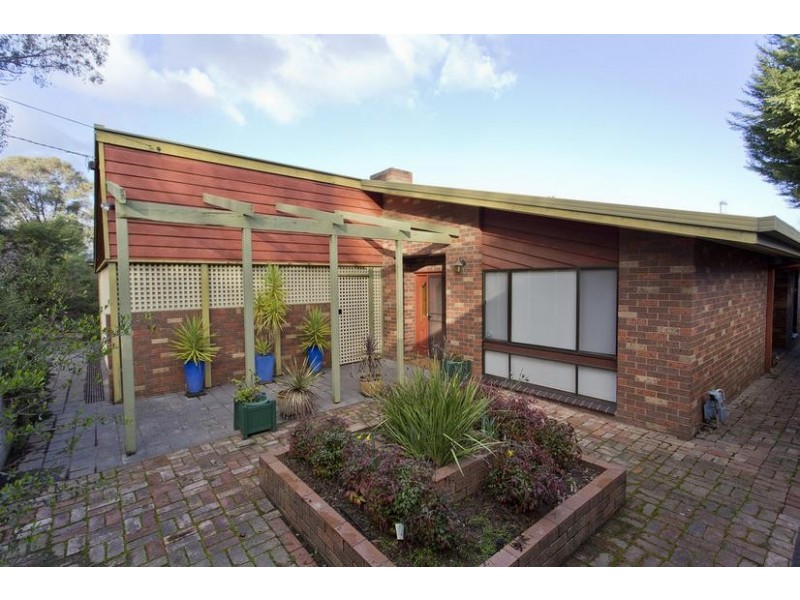 79 Lawson Street, Spring Gully VIC 3550