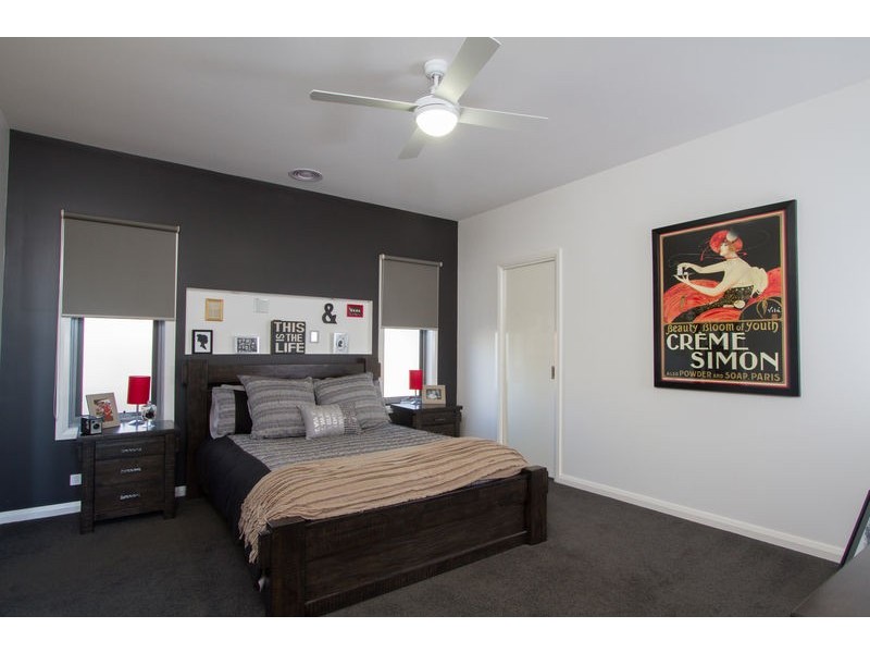 16 Barton Court, Flora Hill VIC 3550
