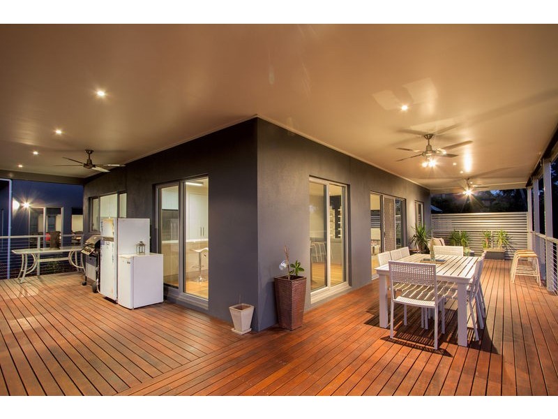 16 Barton Court, Flora Hill VIC 3550
