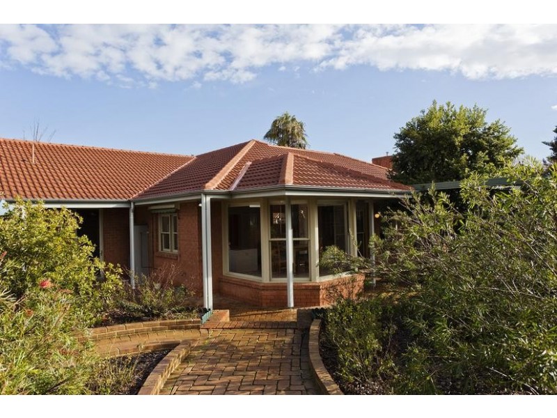 4 Harrods Court, Strathdale VIC 3550