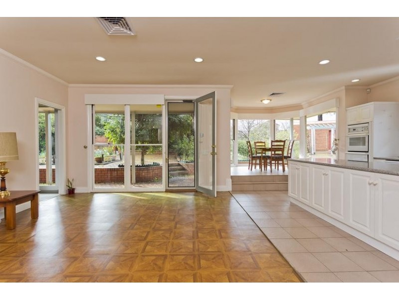 4 Harrods Court, Strathdale VIC 3550