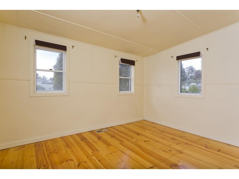 16 Thomas Street, Ironbark VIC 3550