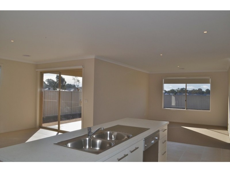 11 Cumberland Terrace, Strathfieldsaye VIC 3551