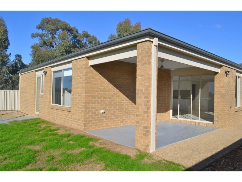11 Cumberland Terrace, Strathfieldsaye VIC 3551