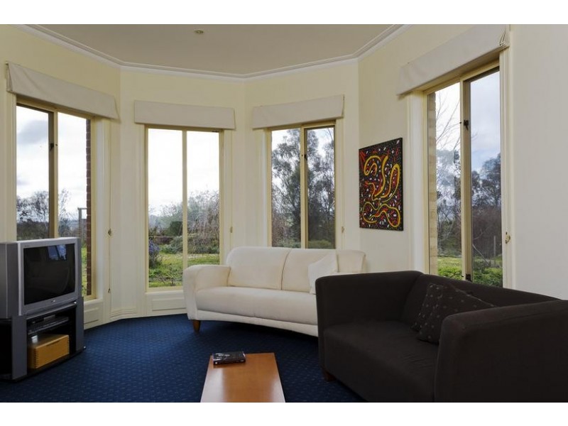 251 Pinjarra Drive, Lockwood South VIC 3551