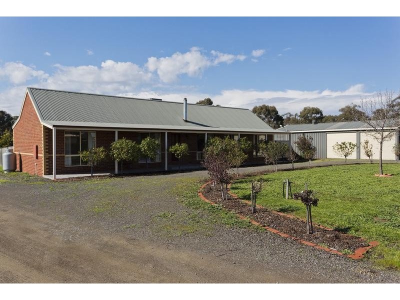 4 Holmes Road, Huntly VIC 3551