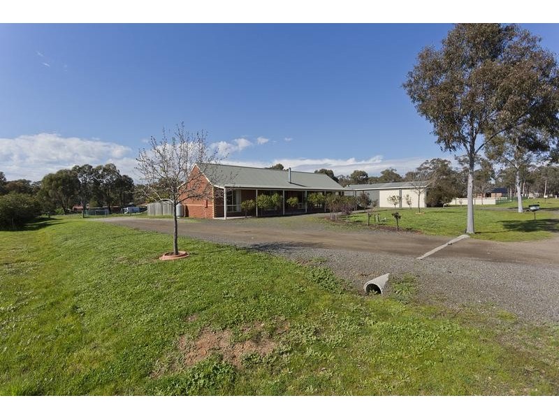 4 Holmes Road, Huntly VIC 3551