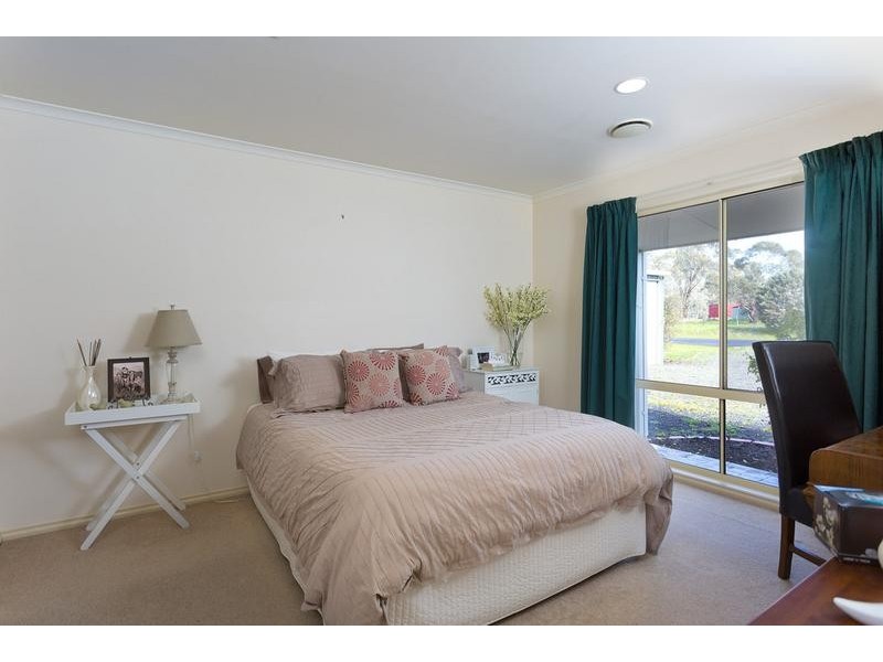 4 Holmes Road, Huntly VIC 3551