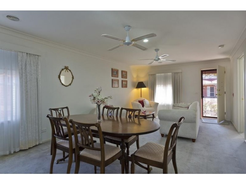 9 Baden Powell Place, Strathdale VIC 3550