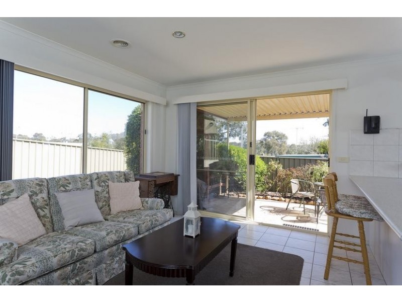 9 Baden Powell Place, Strathdale VIC 3550