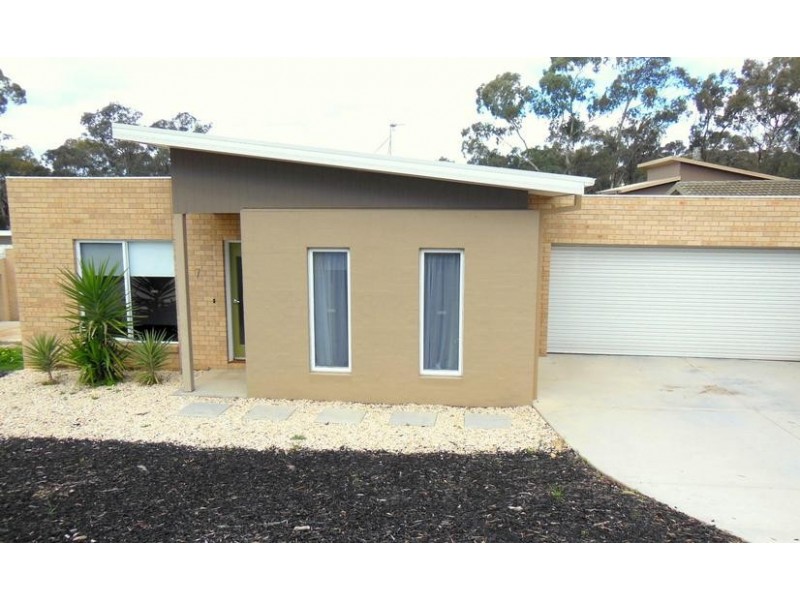 7/10 Gordon Street, Spring Gully VIC 3550