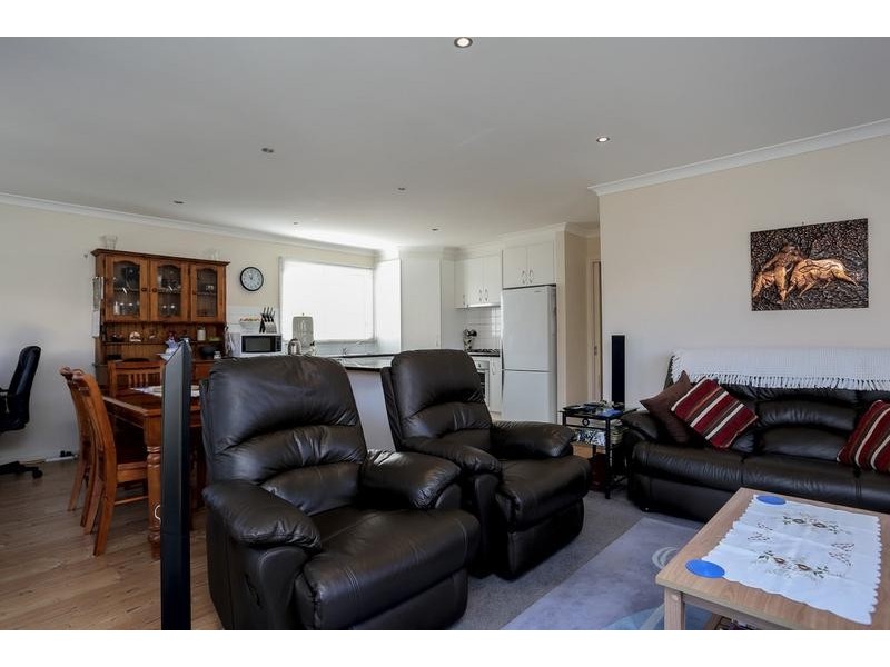 3/28A Church Street, Kangaroo Flat VIC 3555