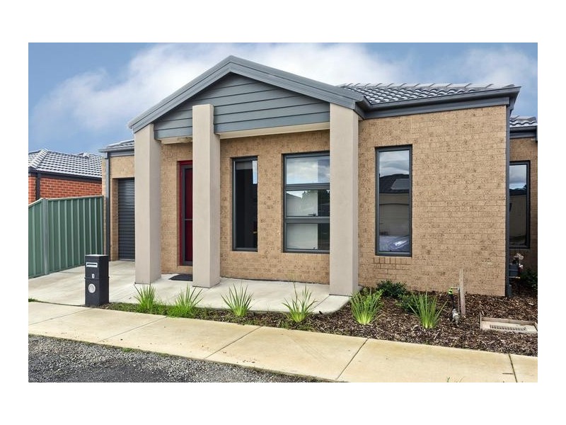 13 Deharl Court, Epsom VIC 3551