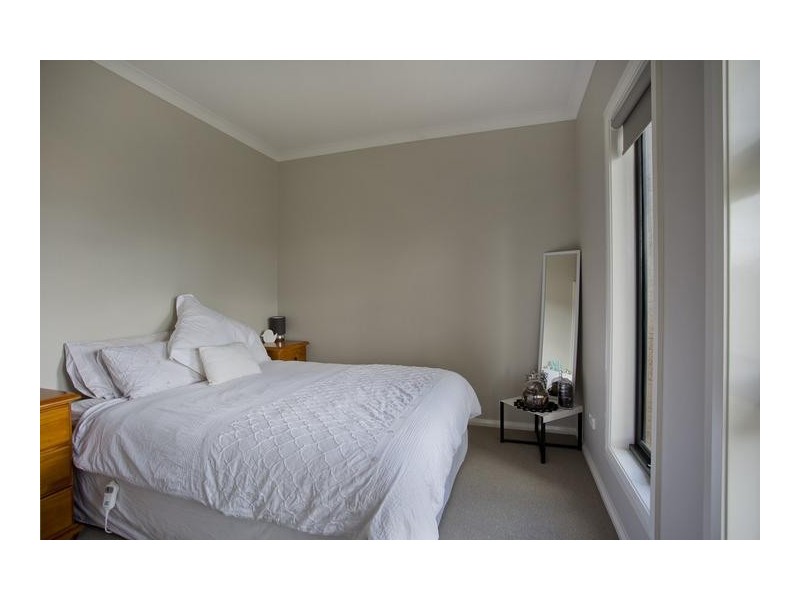 13 Deharl Court, Epsom VIC 3551