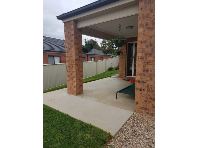 10 Irrabella Place, Kangaroo Flat VIC 3555