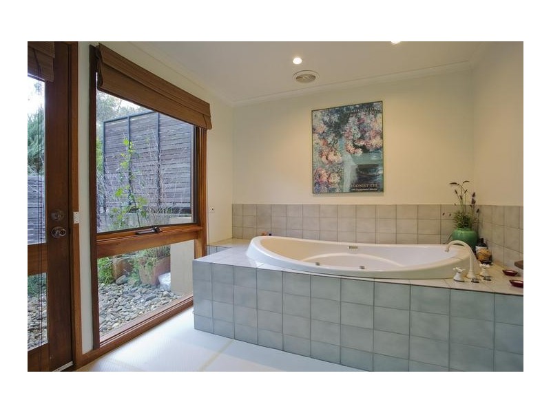 151 Edwards Road, Kennington VIC 3550